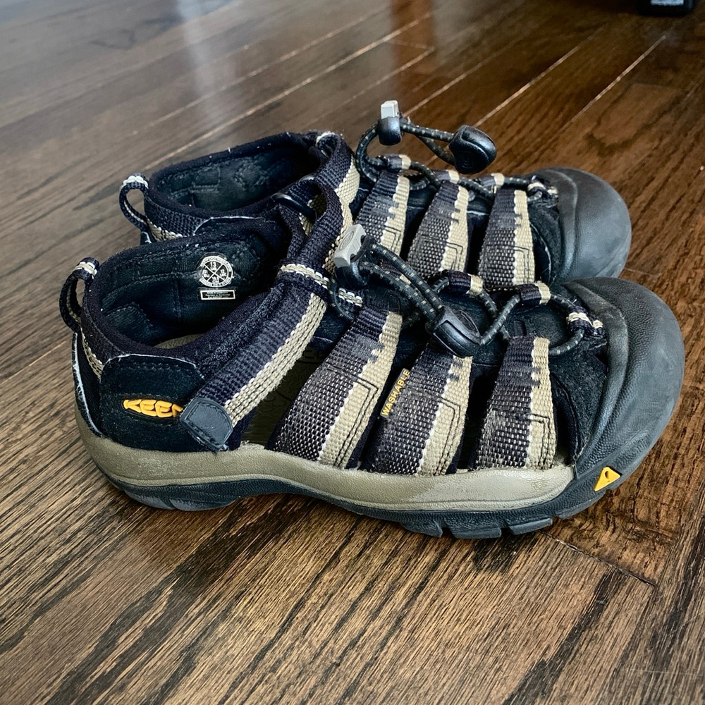 Keen Unisex Kids Newport H2 Sandals Sz 13 Black Strap Tan Waterproof Outdoor EUC